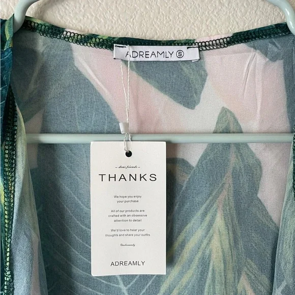 Adreamly NWT Hawaiian Floral Cardigan/Blouse Size S - Picture 4 of 4